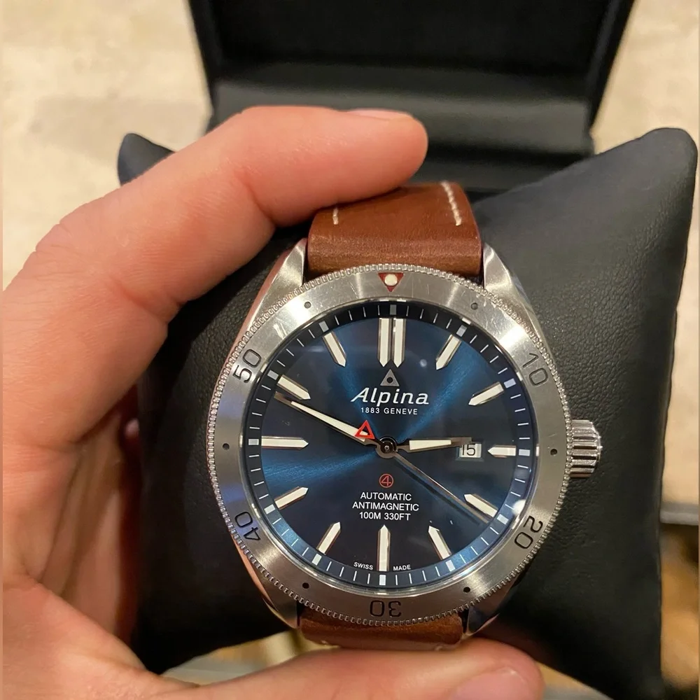 Alpina Apliner 4 Automatic Swiss Watch; 44 mm - Picture 5 of 9